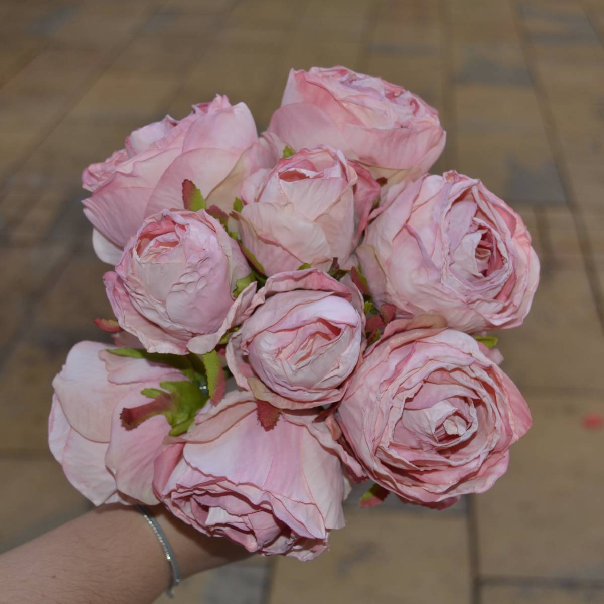 Achat de bouquet de rose artificielles de la marque Lou de Castellane de couleur rose à Toulon