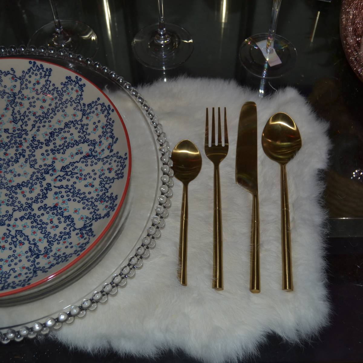 Trouver une ménagère couleur doré de la marque Jolipa à Toulon