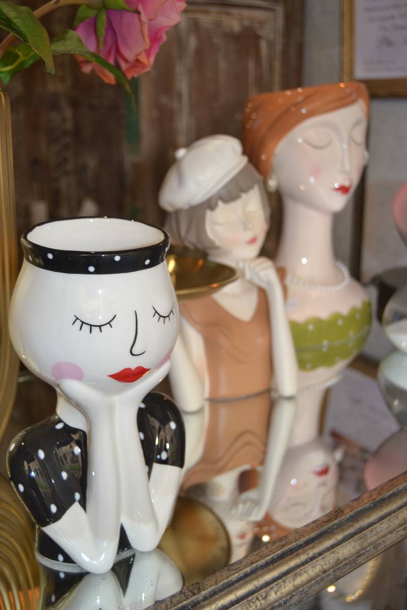 MOBILIER & DECORATION