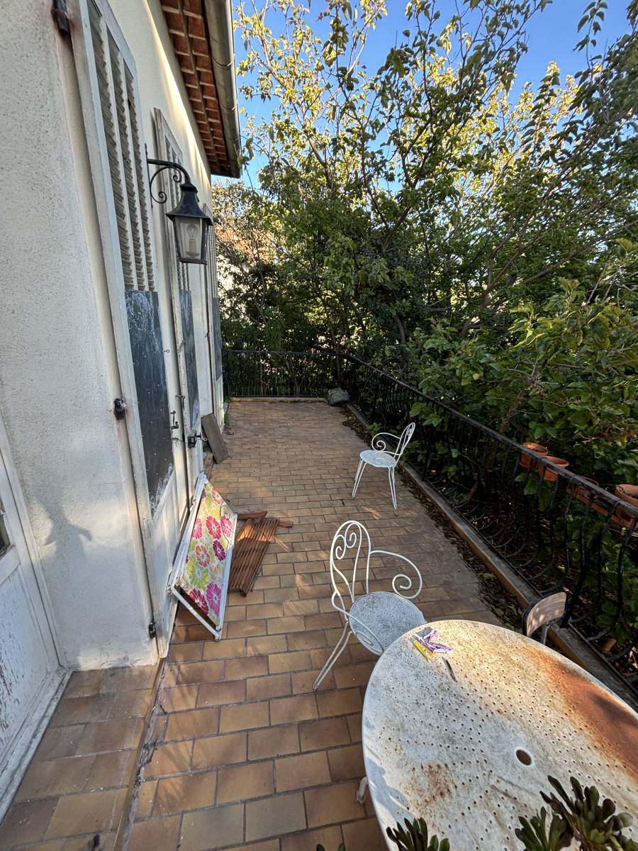 Spacieuse Maison de charme de 150 m² à Toulon quartier Ortolan avec terrasse exposé sud
