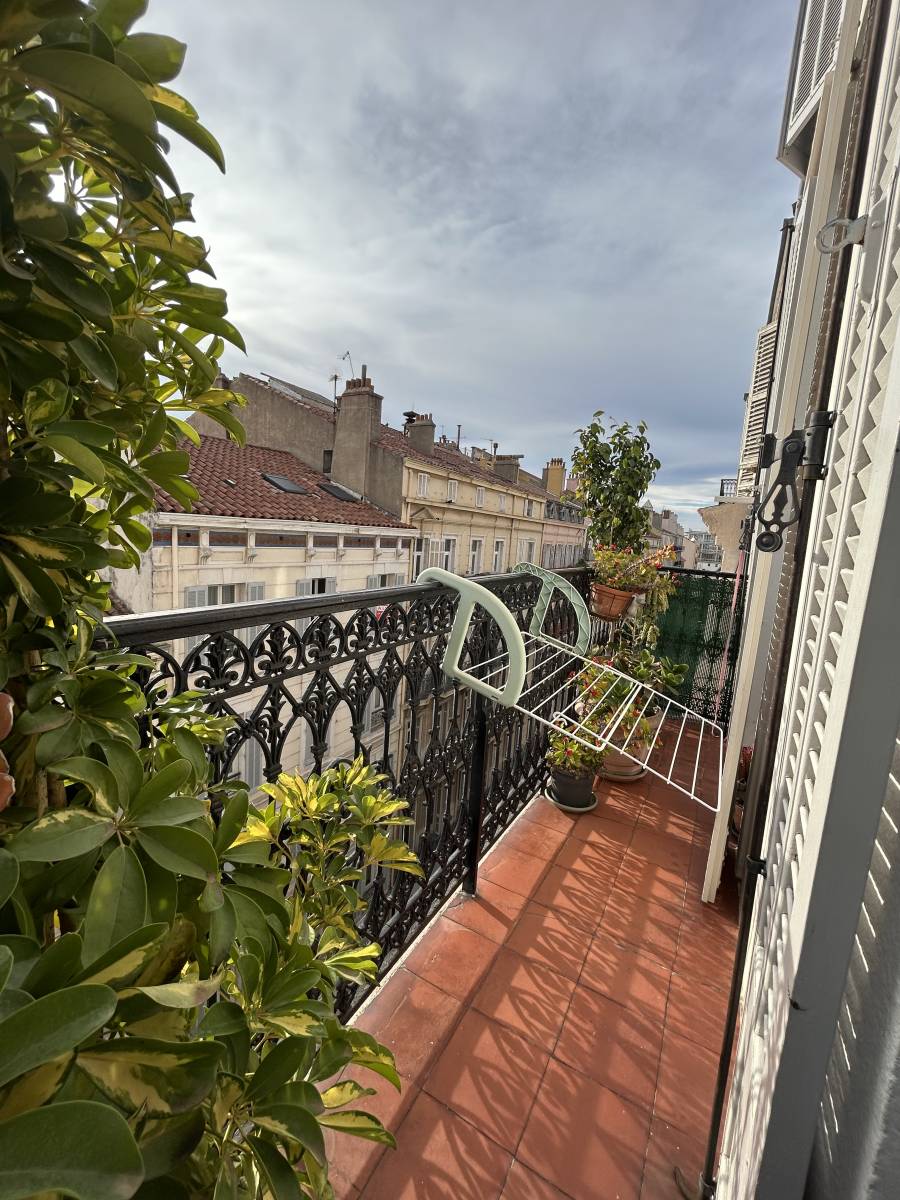 À Vendre Appartement 2-3 Pièces 61m² Toulon Haute Ville lumineux et sans vis à vis