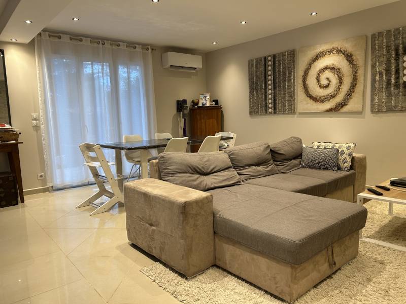 Maison récente 6 pièces de 132 m² avec une petite piscine Toulon quartier de l'Oratoire