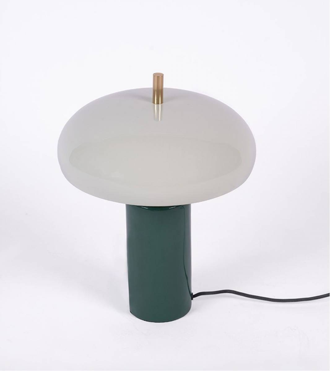 Achat d'une lampe à poser en fer disponible en différentes couleurs à Toulon dans le Var