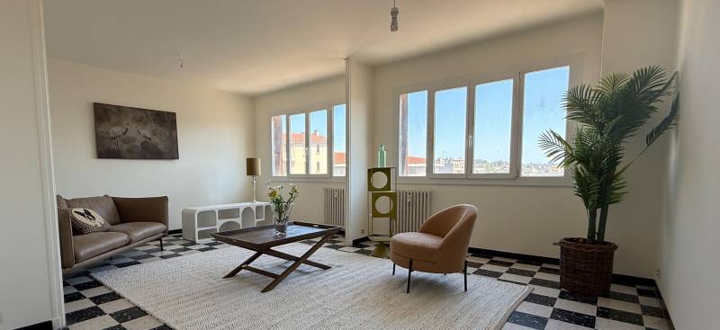 Grand appartement T5 de 100 m² à Toulon dans le Var