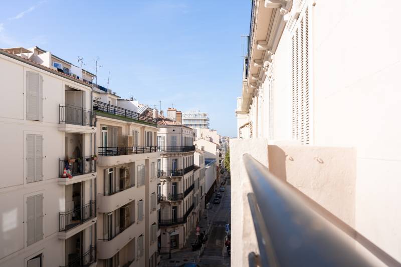 Vaste appartement avec balcon exposé sud dnas le quartier Haute Ville de Toulon
