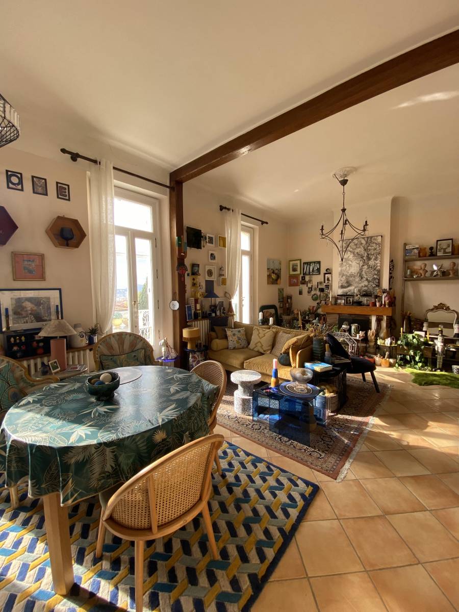 Trouver un appartement T4 en haut de villa à vendre à Toulon Claret