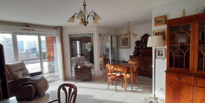 Achat d'un 3 pièces de 67 m² proche du centre ville de Toulon avec une veranda