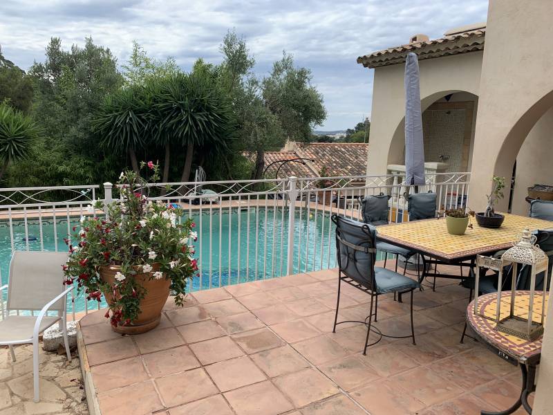 Vente Villa 4 Chemins de routes T5 de 145 m² exposé plein sud Toulon ouest