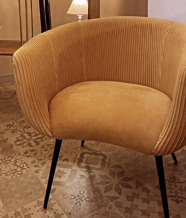 Achat d'un fauteuil majestic couleur vanille de la marque Present Time à Toulon dans le Var 83